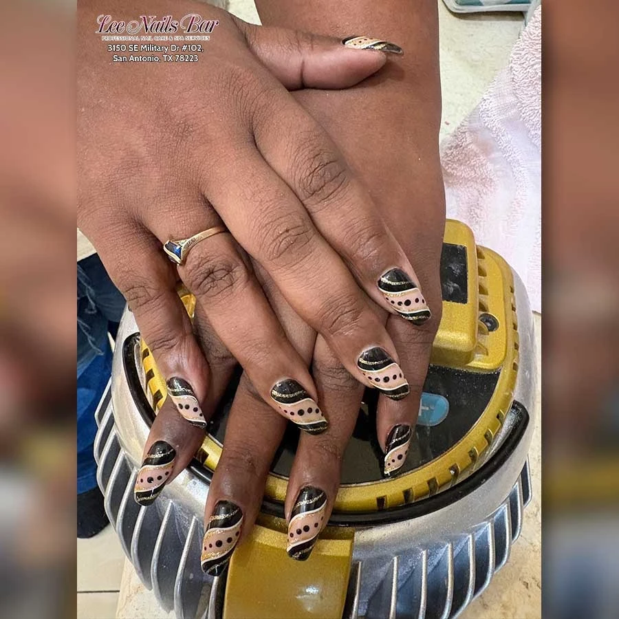 LEE NAILS BAR 